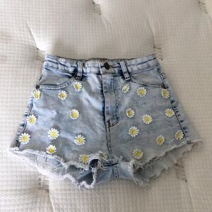 ✅Girls 36 point 5 Sun Flowers jeans shorts size XS